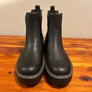NWOT Sincerely Jules Combat Boots